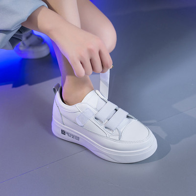 Naiste kõrge lameda tallaga nahast tossud