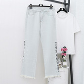 Blugi de dama lejeri model drept cu inscriptie brodata