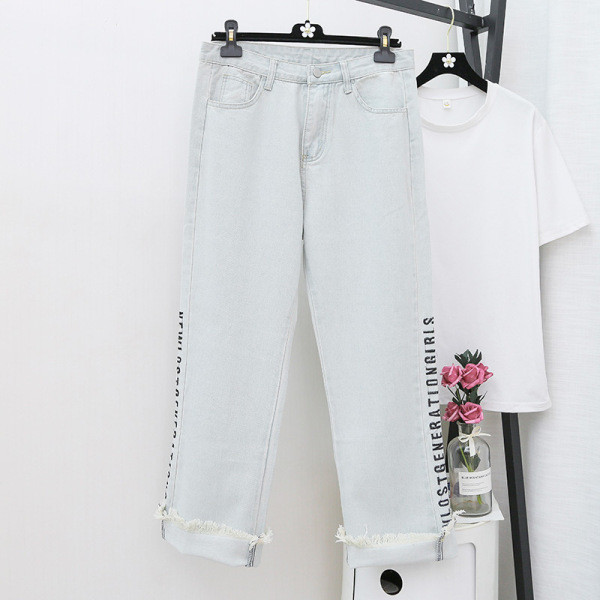 Blugi de dama lejeri model drept cu inscriptie brodata