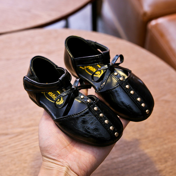 Uus mudel paela ja kleebistega laste sandaalid