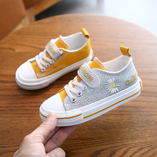 Moodsad tikandiga ja särava efektiga laste tossud tüdrukutele