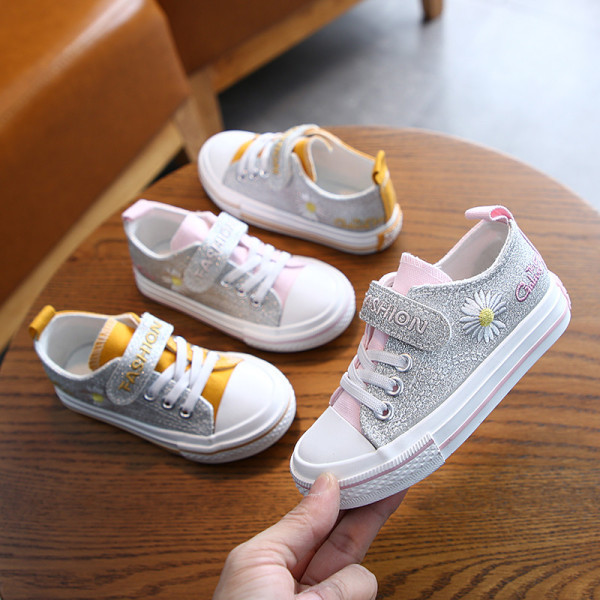 Moodsad tikandiga ja särava efektiga laste tossud tüdrukutele