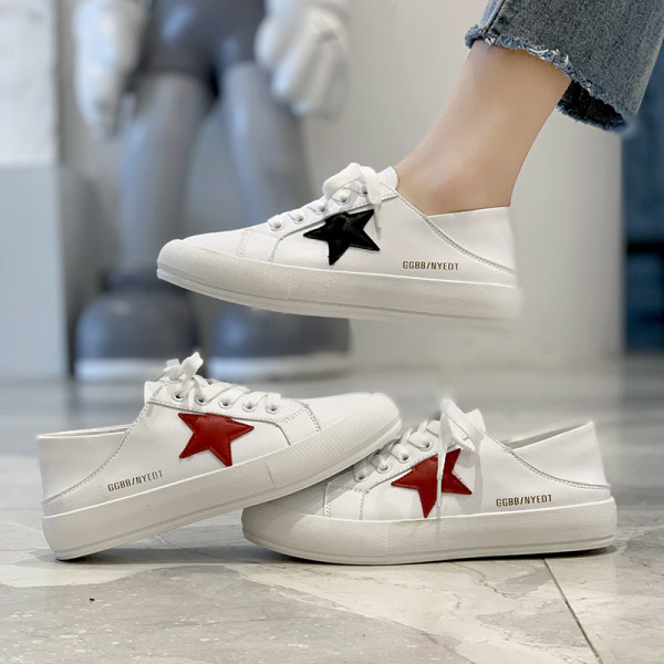 Valged aplikatsiooniga naiste tossud