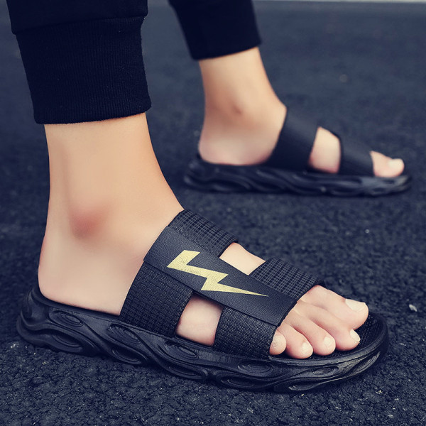 Vabaajakirjade ja aplikatsiooniga meeste sussid