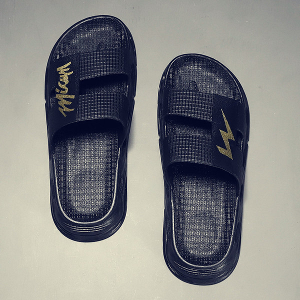 Vabaajakirjade ja aplikatsiooniga meeste sussid