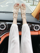 Sandale de damă elegante, cu talpă plată și un element-pietre