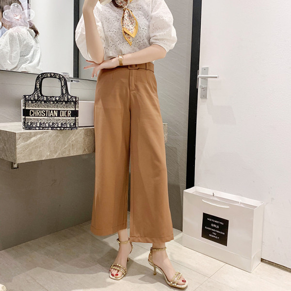 Sandale de dama actuale cu toc subtire jos si nituri metalice