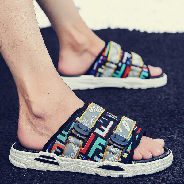 Papuci colorati pentru barbati cu talpa plate si petice