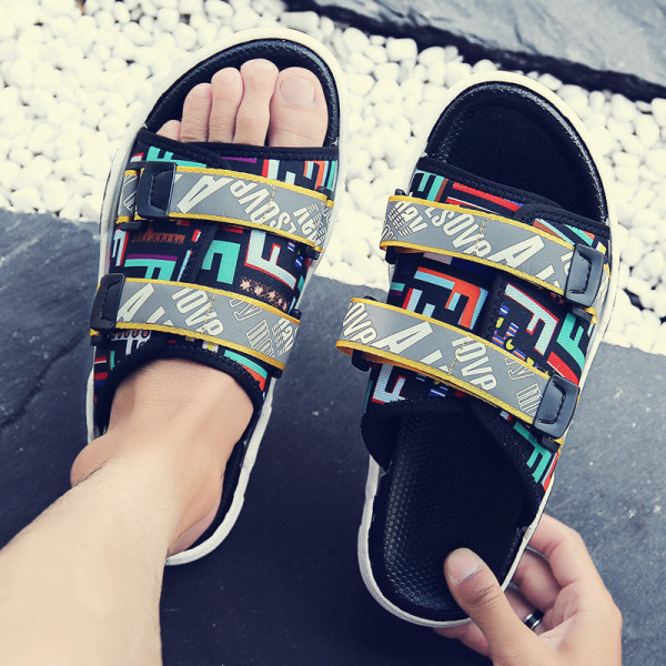 Papuci colorati pentru barbati cu talpa plate si petice