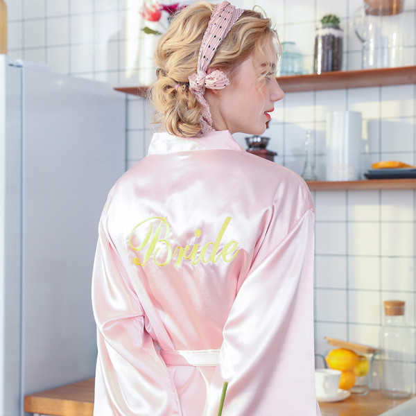 Дамски халат от сатен с надпис Bride