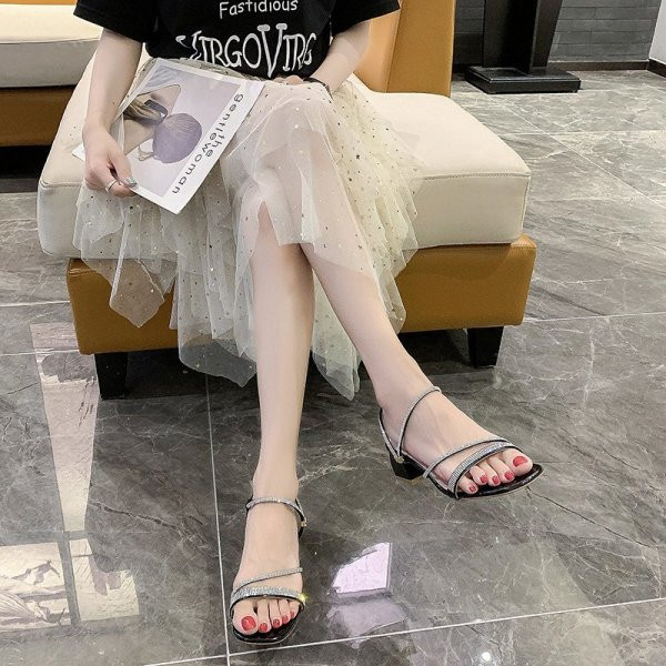 Naiste moodsad madala kandilise kontsaga sandaalid