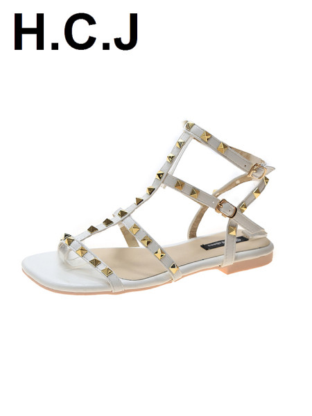 Sandale casual dama cu nituri metalice si talpa plata