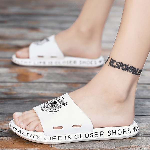 Aplikatsiooni ja pealdistega libisemiskindlad meeste sussid