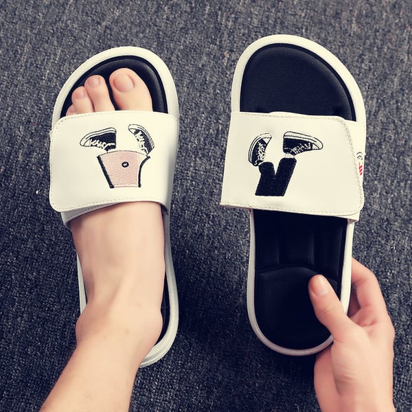 Papuci moderni pentru barbati cu talpa plate si broderie