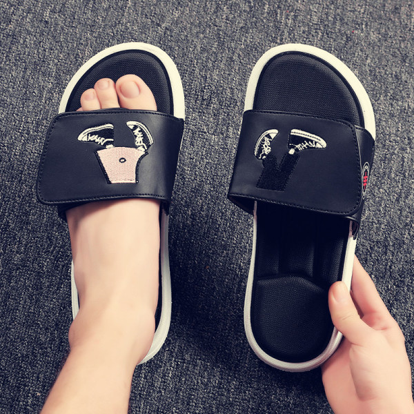 Papuci moderni pentru barbati cu talpa plate si broderie