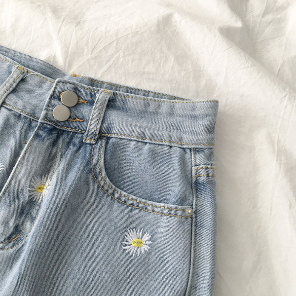 Jelenlegi rövid farmer magas derékkal és gombokkal