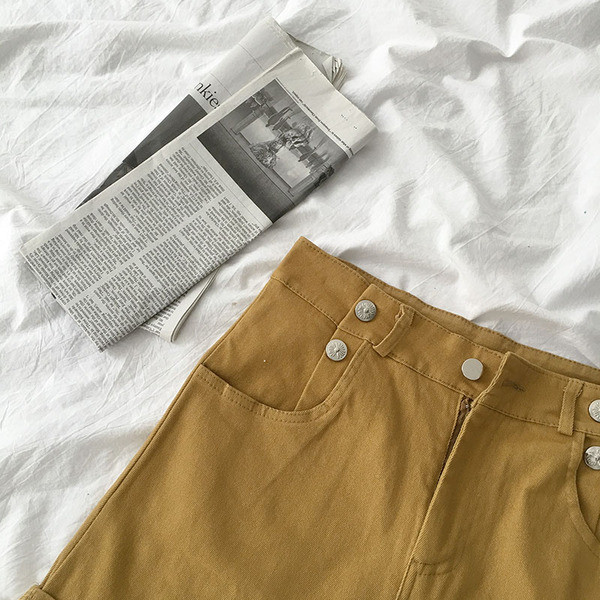 Pantaloni scurți și nasturi casual cu talie înaltă