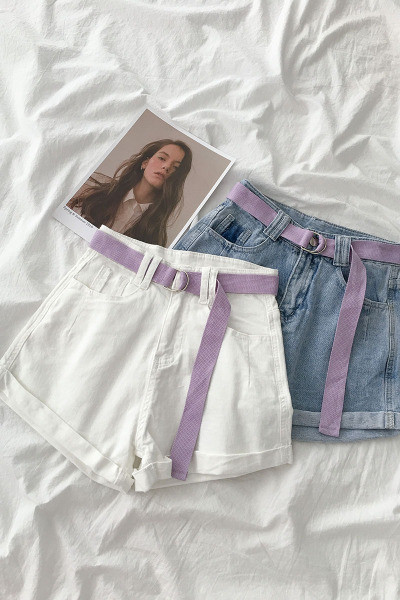 Naiste lühikesed teksapüksid vöö ja taskutega