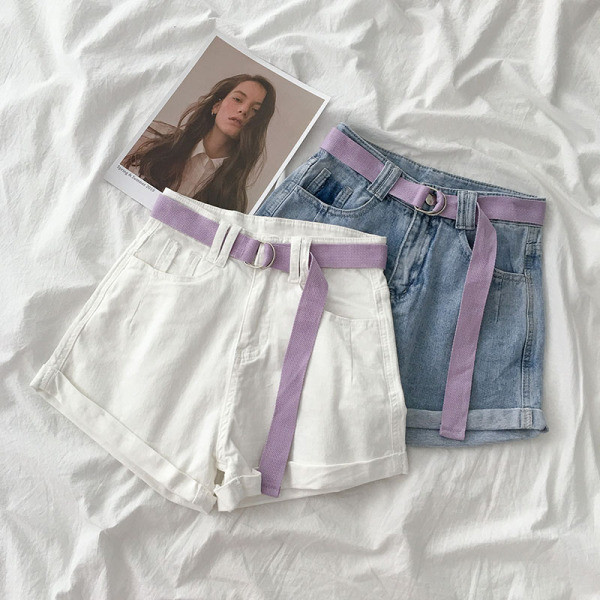 Naiste lühikesed teksapüksid vöö ja taskutega