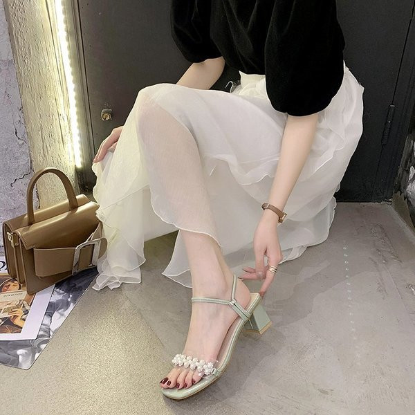 Sandale de damă moderne cu toc pătrat scăzut și element perlat