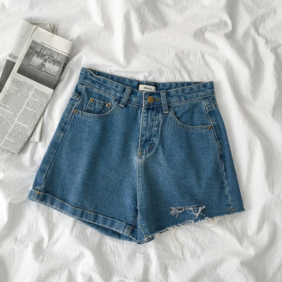 Blugi scurti de dama cu buzunare si motive rupte