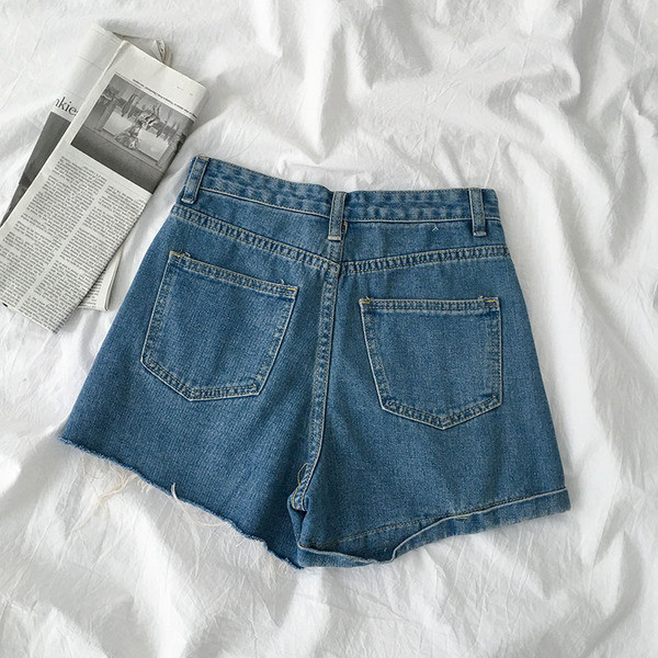 Blugi scurti de dama cu buzunare si motive rupte