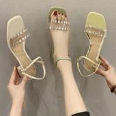 Sieviešu sandales ar ādas lencēm un kvadrātveida papēdi