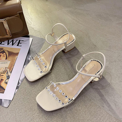 Sieviešu sandales ar ādas lencēm un kvadrātveida papēdi