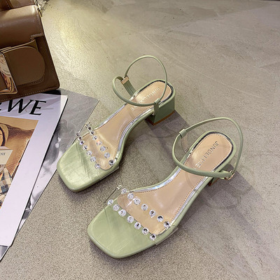 Sieviešu sandales ar ādas lencēm un kvadrātveida papēdi