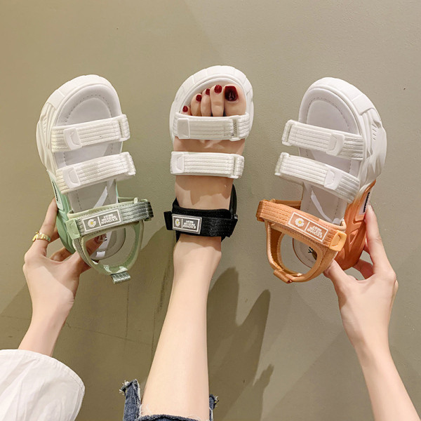 Sandale de damă sport-casual cu talpă plată înaltă și pete cu velcro