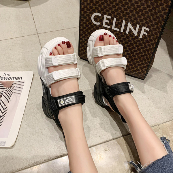 Sandale de damă sport-casual cu talpă plată înaltă și pete cu velcro