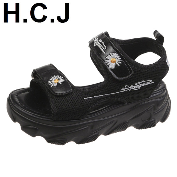 Naiste kõrge talla ja takjapaelaga nahast sandaalid