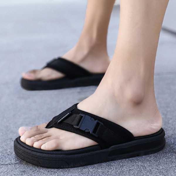 Moodsad kõrge tallaga meeste varvasussid