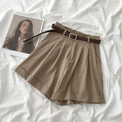 Модерни къси панталони с колан и висока талия