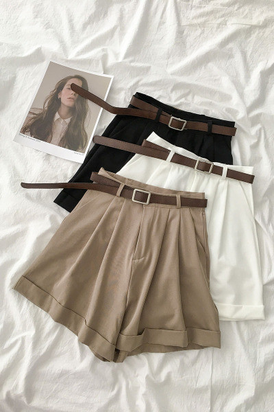 Модерни къси панталони с колан и висока талия