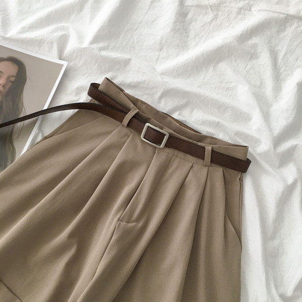 Модерни къси панталони с колан и висока талия