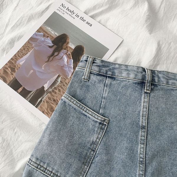 Moodsad naiste lühikesed teksad taskute ja kõrge vöökohaga