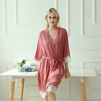 Halat de baie de dama subtire cu elemente din dantela