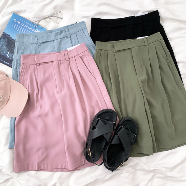 Pantaloni scurți moderni cu talie înaltă