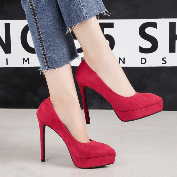 Sieviešu moderni apavi no eko zamšādas ar augstiem papēžiem