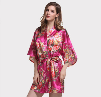 Lilletrükiga naiste satiinist hommikumantel