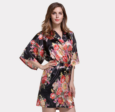 Lilletrükiga naiste satiinist hommikumantel