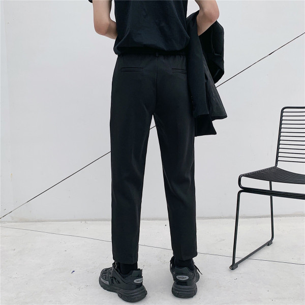 Mustad meeste sirge pükste mudel pikkusega 9/10