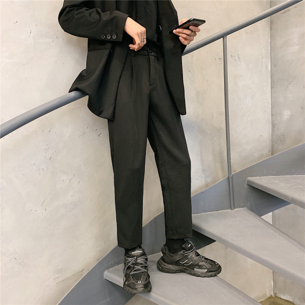 Mustad meeste sirge pükste mudel pikkusega 9/10