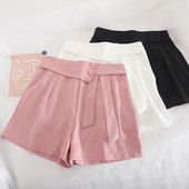 Pantaloni scurti de dama moderni model larg cu nasturi