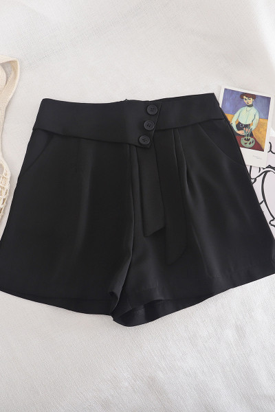 Pantaloni scurti de dama moderni model larg cu nasturi