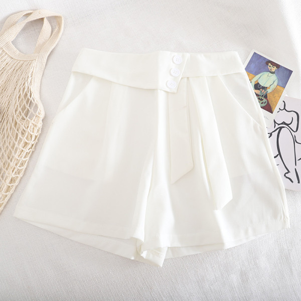 Pantaloni scurti de dama moderni model larg cu nasturi