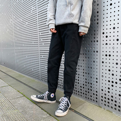 Pantaloni de bărbați de ultimă generație cu talie elastică și buzunare