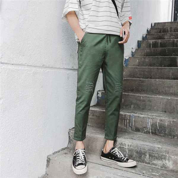 Moodsad meeste püksid pikkusega 9/10