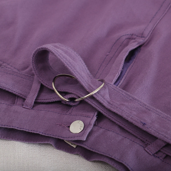 Pantaloni scurți de damă actuali cu curea